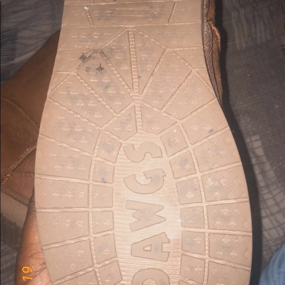 BOOTS - Picture 3 of 6